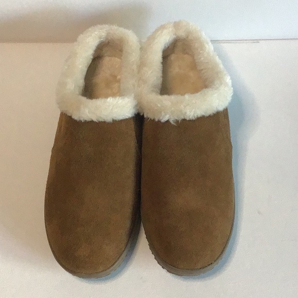 Minnetonka Shoes - MINNETONKA Suede Shoes   NWT